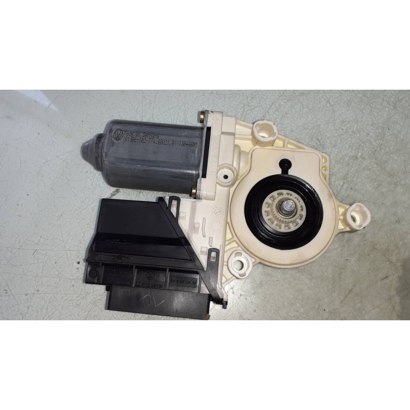 Recambio de motor elevalunas delantero izquierdo para seat ibiza (6l1) cool referencia OEM IAM 101386102 7746002101 13044601