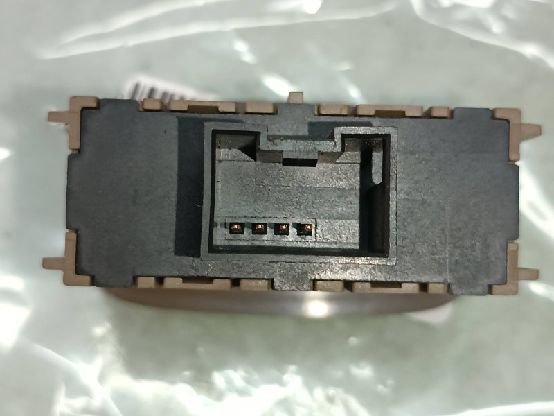 Recambio de interruptor para jaguar s-type 3.0 v6 referencia OEM IAM XR8313740  CONECTOR 4 PINES