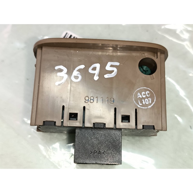 Recambio de interruptor para jaguar s-type 3.0 v6 referencia OEM IAM XR8313740  CONECTOR 4 PINES