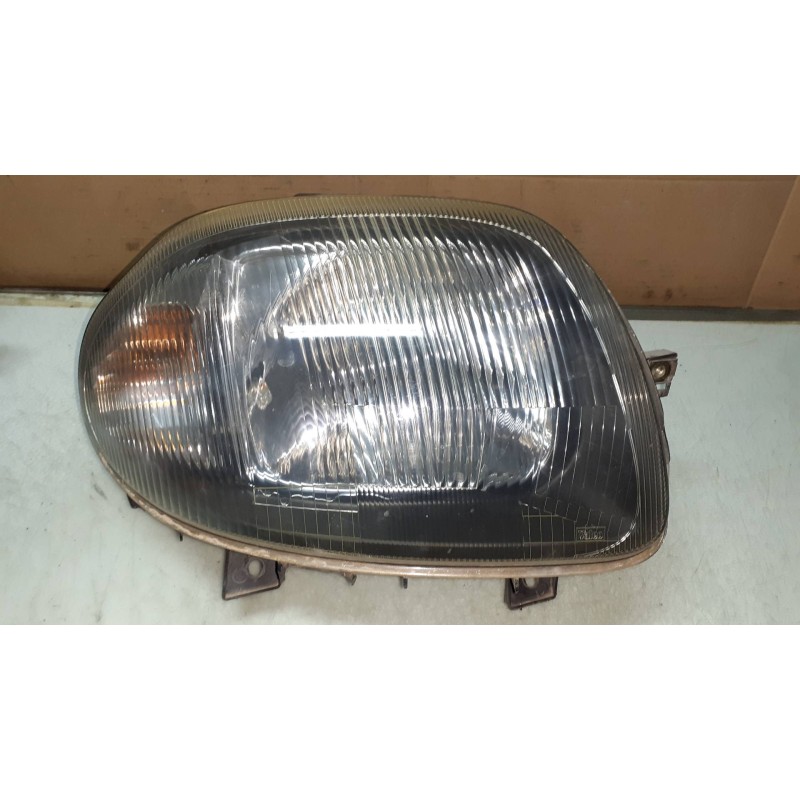 Recambio de faro derecho para renault clio ii fase i (b/cbo) 1.2 referencia OEM IAM 7701697618  67735101