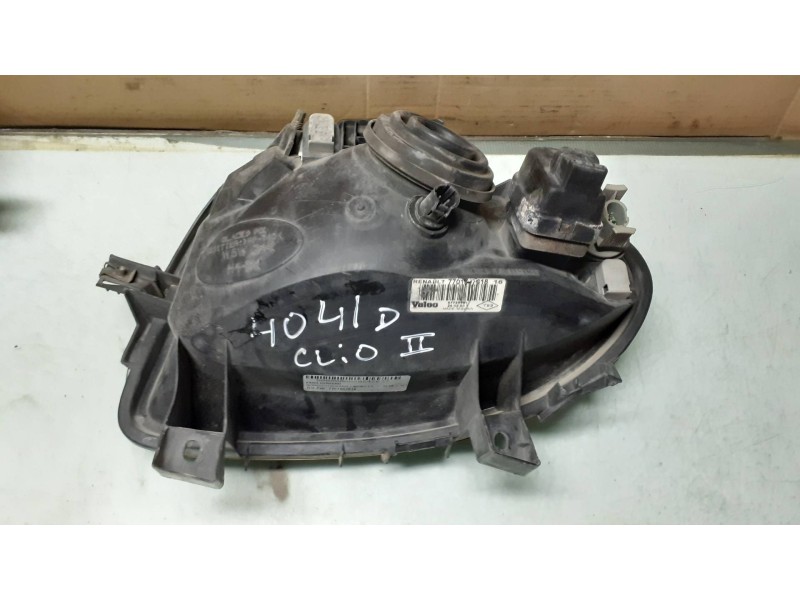 Recambio de faro derecho para renault clio ii fase i (b/cbo) 1.2 referencia OEM IAM 7701697618  67735101