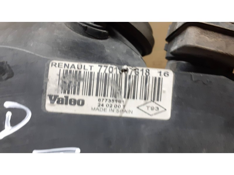 Recambio de faro derecho para renault clio ii fase i (b/cbo) 1.2 referencia OEM IAM 7701697618  67735101