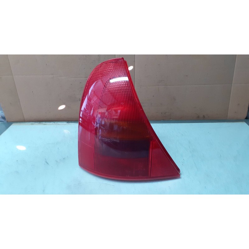 Recambio de piloto trasero izquierdo para renault clio ii fase i (b/cbo) 1.2 referencia OEM IAM   VALEO
