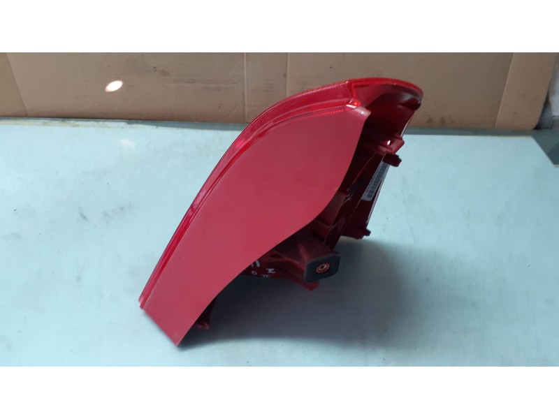 Recambio de piloto trasero izquierdo para renault clio ii fase i (b/cbo) 1.2 referencia OEM IAM   VALEO