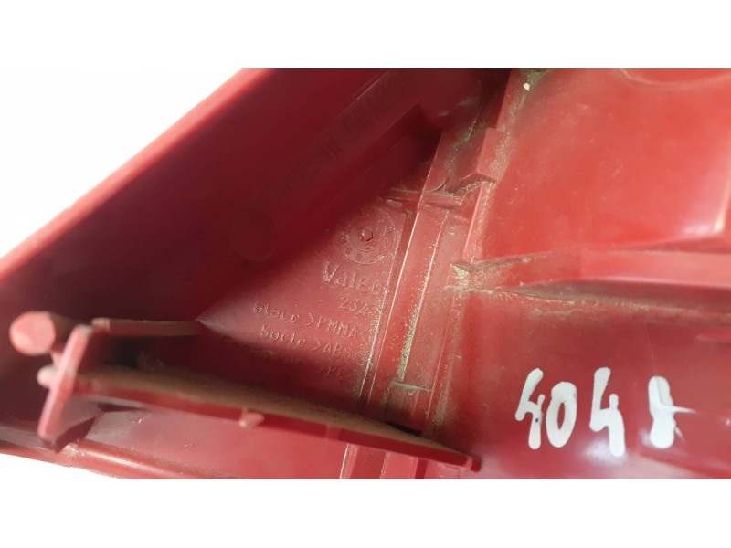 Recambio de piloto trasero izquierdo para renault clio ii fase i (b/cbo) 1.2 referencia OEM IAM   VALEO