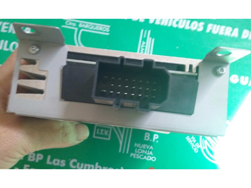 Recambio de sistema audio / radio cd para audi a4 berlina (8e) referencia OEM IAM 8E5035223D  HARMAN BECKER