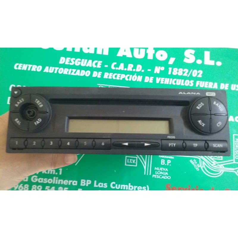 Recambio de sistema audio / radio cd para seat ibiza (6l1) fresh referencia OEM IAM 6L0035186C ALANA MP3 GRUNDIG