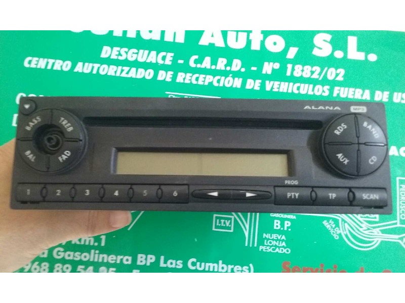 Recambio de sistema audio / radio cd para seat ibiza (6l1) fresh referencia OEM IAM 6L0035186C ALANA MP3 GRUNDIG