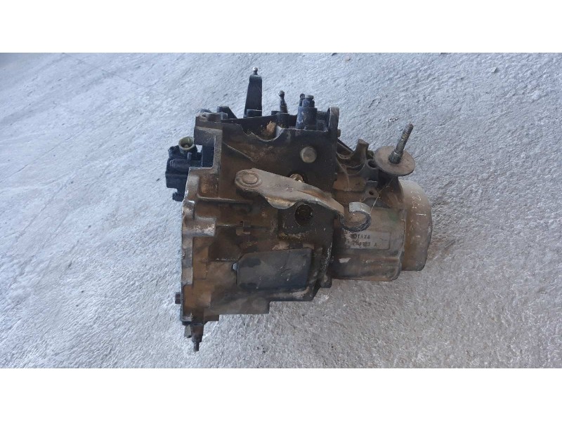 Recambio de caja cambios para citroen berlingo 1.9 d multivolumen referencia OEM IAM 20TA74  5 VELOCIDADES