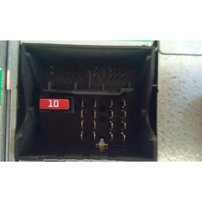 Recambio de sistema audio / radio cd para volkswagen polo (9n3) edition referencia OEM IAM 6Q0035152D RCD200 MP3 