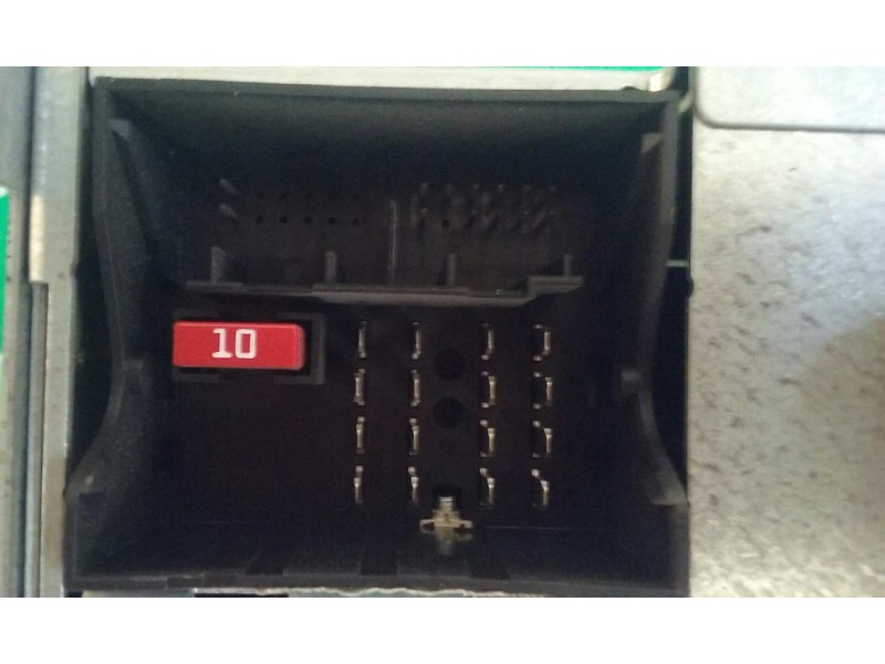 Recambio de sistema audio / radio cd para volkswagen polo (9n3) edition referencia OEM IAM 6Q0035152D RCD200 MP3 