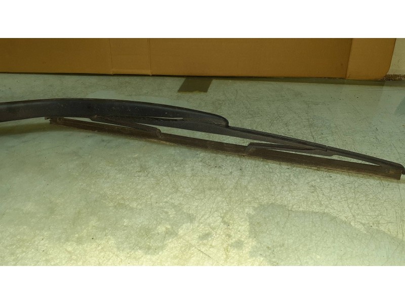 Recambio de brazo limpia trasero para renault trafic furgón l1h1 2,7t referencia OEM IAM 7700303803  