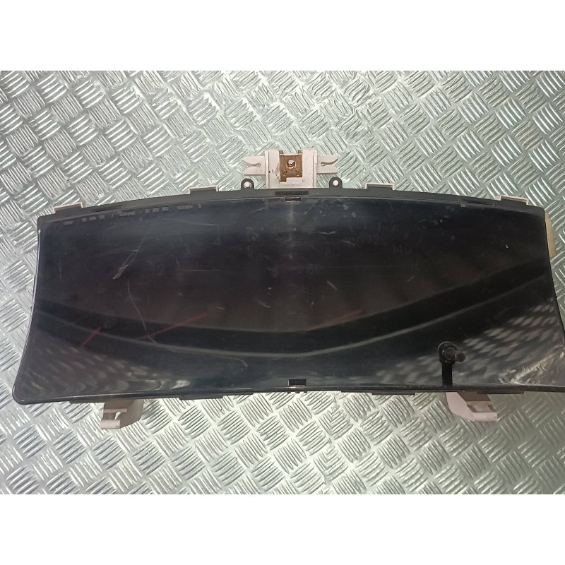 Recambio de cuadro instrumentos para toyota corolla (e12) 2.0 d-4d linea luna berlina referencia OEM IAM 8380002760 110080107004