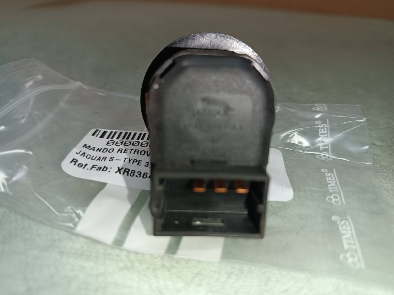 Recambio de mando retrovisor para jaguar s-type 3.0 v6 referencia OEM IAM XR836465AA  CONECTOR 3 PINES
