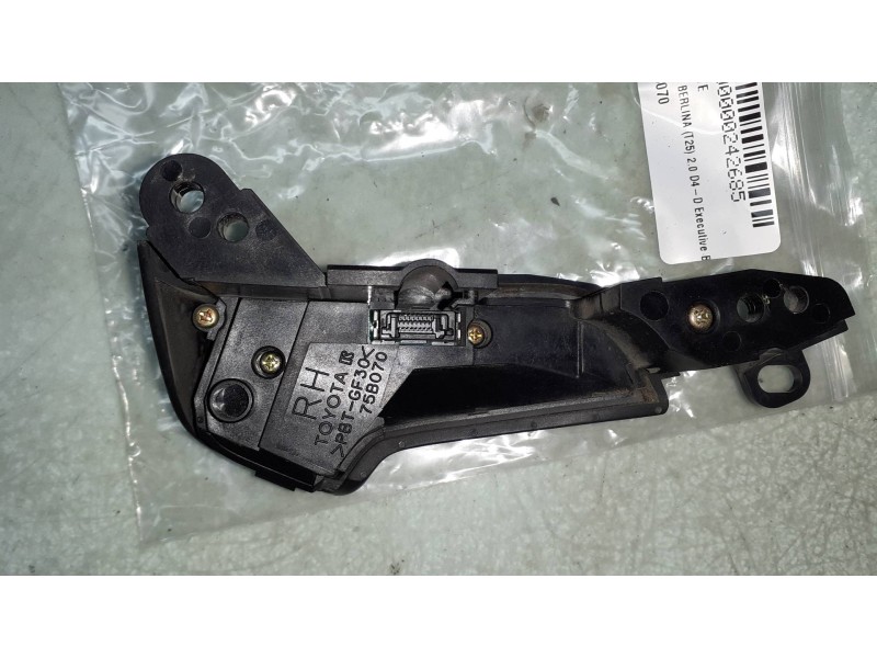 Recambio de mando volante para toyota avensis berlina (t25) 2.0 d4-d executive berlina (5-ptas.) referencia OEM IAM 75B070  