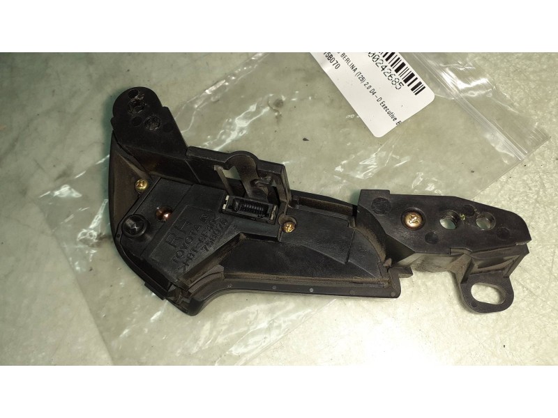 Recambio de mando volante para toyota avensis berlina (t25) 2.0 d4-d executive berlina (5-ptas.) referencia OEM IAM 75B070  