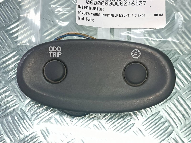 Recambio de interruptor para toyota yaris (ncp1/nlp1/scp1) 1.3 expo referencia OEM IAM  CONECTOR 3 PINES VELOCIMETRO