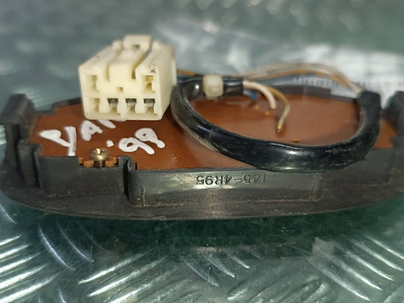 Recambio de interruptor para toyota yaris (ncp1/nlp1/scp1) 1.3 expo referencia OEM IAM  CONECTOR 3 PINES VELOCIMETRO