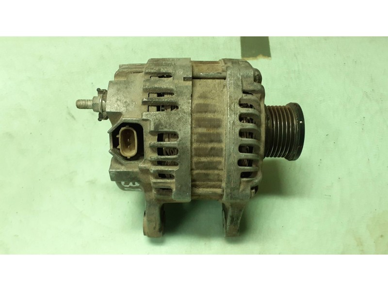 Recambio de alternador para nissan qashqai (j10) acenta referencia OEM IAM 23100JD200 MITSUBISHI 120A