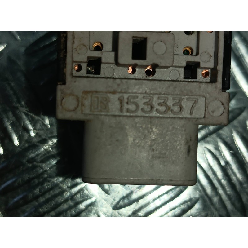 Recambio de interruptor para toyota avensis berlina (t25) 2.0 d4-d executive sedán (4-ptas) referencia OEM IAM 153261 153337 CAL