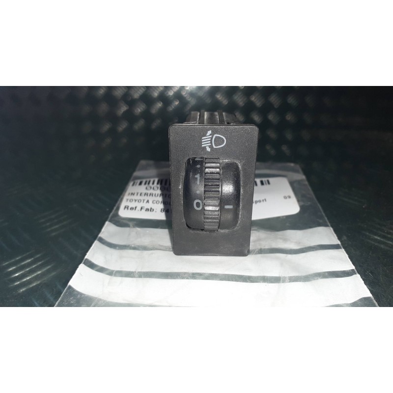 Recambio de interruptor para toyota corolla verso (r1) 2,2 d-4d sport referencia OEM IAM 8415202021 CONECTOR 5 PINES ALTURA FARO