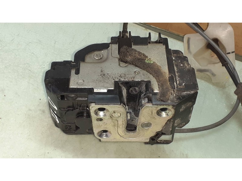 Recambio de cerradura puerta delantera derecha para nissan qashqai (j10) acenta referencia OEM IAM P32LFRC AP32LFRC 4306E