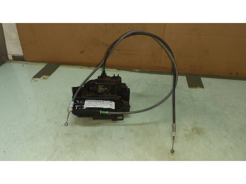 Recambio de cerradura puerta trasera izquierda para nissan qashqai (j10) acenta referencia OEM IAM P32LRLC  