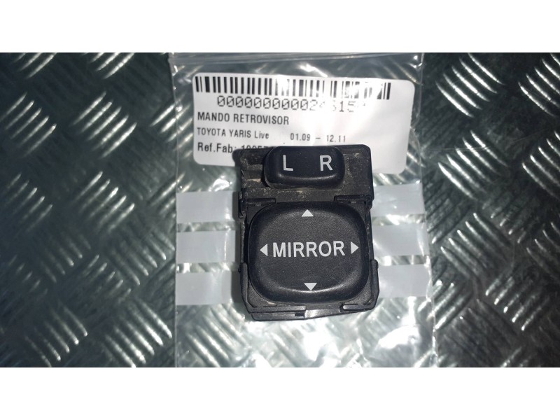 Recambio de mando retrovisor para toyota yaris live referencia OEM IAM 183574 CONECTOR 7 PINES 