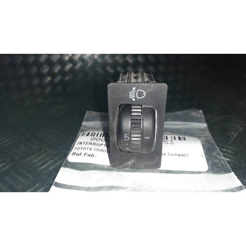 Recambio de interruptor para toyota corolla (e12) 1.4 d-4d luna compact referencia OEM IAM  CONECTOR 5 PINES ALTURA FAROS