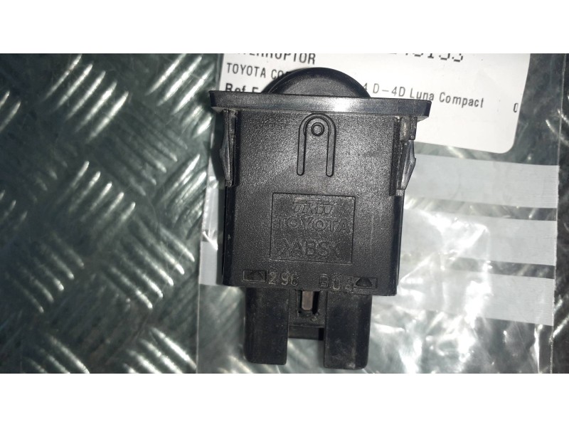 Recambio de interruptor para toyota corolla (e12) 1.4 d-4d luna compact referencia OEM IAM  CONECTOR 5 PINES ALTURA FAROS
