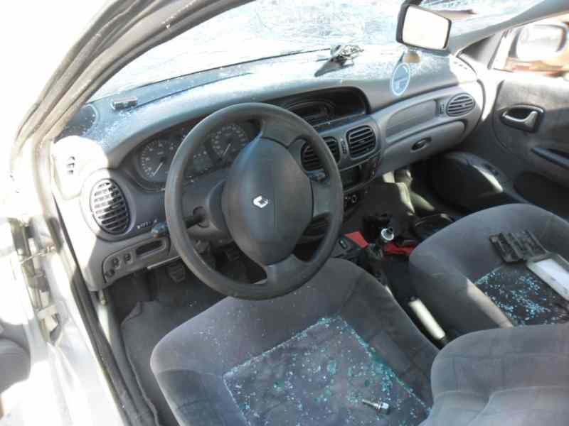 renault megane i classic (la0) del año 2000