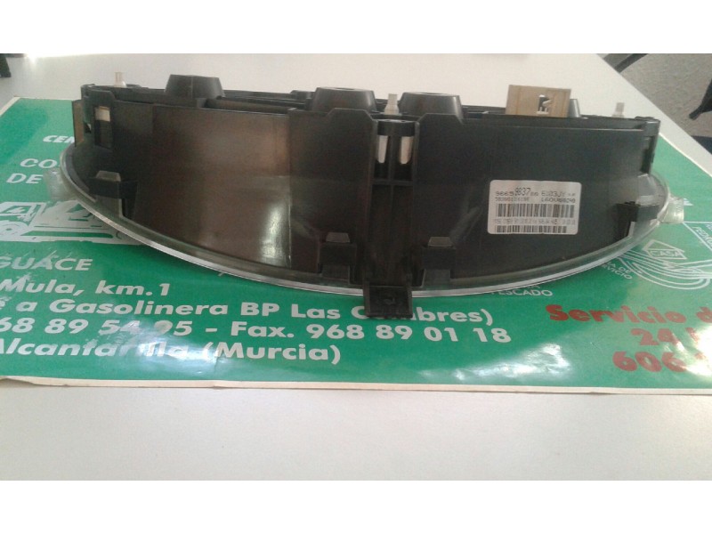Recambio de cuadro instrumentos para peugeot partner kombi confort referencia OEM IAM 9665983780  MAGNETI MARELLI
