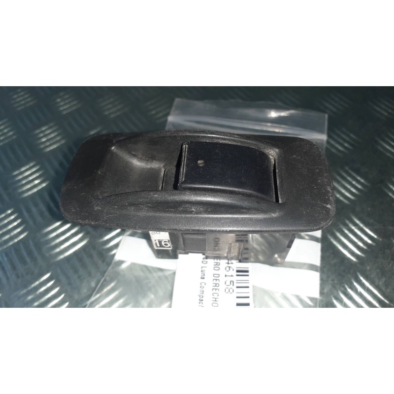 Recambio de mando elevalunas trasero derecho para toyota corolla (e12) 1.4 d-4d luna compact referencia OEM IAM 54035117 CONECTO