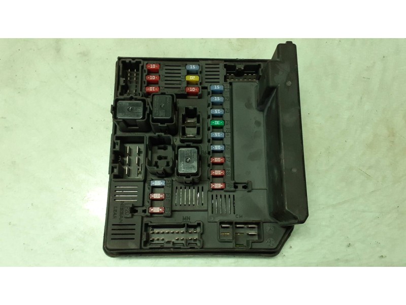 Recambio de caja reles / fusibles para nissan qashqai (j10) acenta referencia OEM IAM 284B7JD000 8150012639 519228035