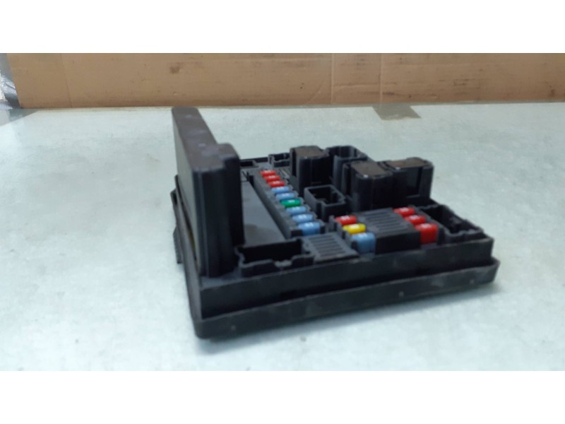 Recambio de caja reles / fusibles para nissan qashqai (j10) acenta referencia OEM IAM 284B7JD000 8150012639 519228035