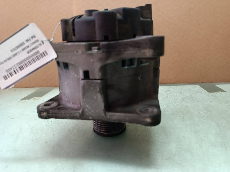 Recambio de alternador para renault megane ii classic berlina dynamique referencia OEM IAM 8200667614 VALEO 