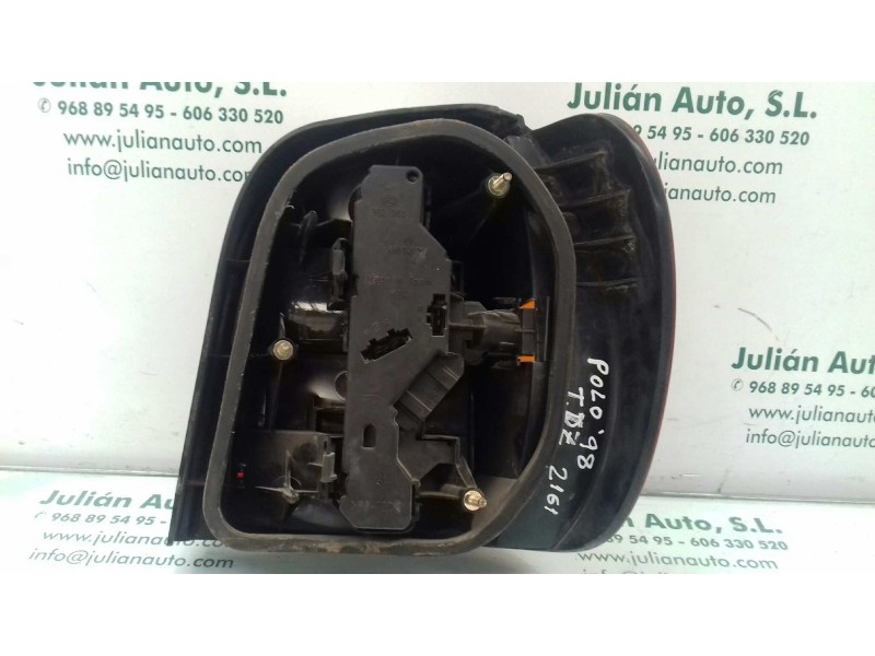 Recambio de piloto trasero izquierdo para volkswagen polo berlina (6n1) básico referencia OEM IAM 6N0945095  HELLA