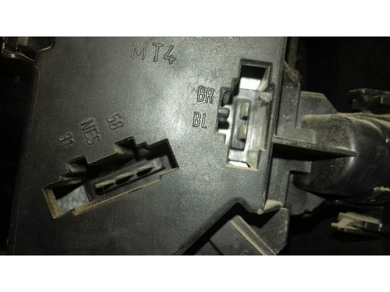 Recambio de piloto trasero izquierdo para volkswagen polo berlina (6n1) básico referencia OEM IAM 6N0945095  HELLA