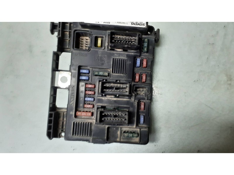 Recambio de caja reles / fusibles para citroen c3 hdi 70 furio referencia OEM IAM 965061838000 BSM - B4 SIEMENS