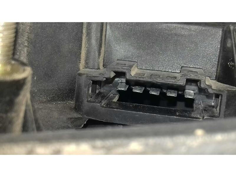 Recambio de piloto trasero izquierdo para volkswagen polo berlina (6n1) básico referencia OEM IAM 6N0945095  HELLA