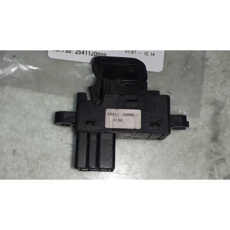 Recambio de mando elevalunas trasero derecho para nissan qashqai (j10) acenta referencia OEM IAM 25411JD000  CONECTOR 6 PINES