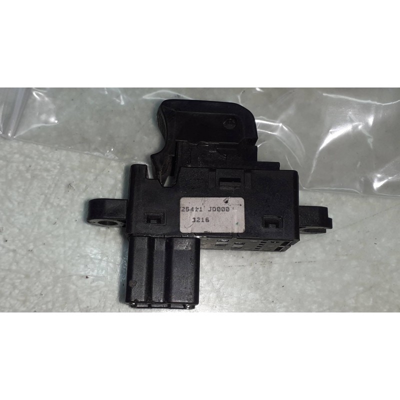 Recambio de mando elevalunas trasero izquierdo para nissan qashqai (j10) acenta referencia OEM IAM 25411JD000  CONECTOR 6 PINES