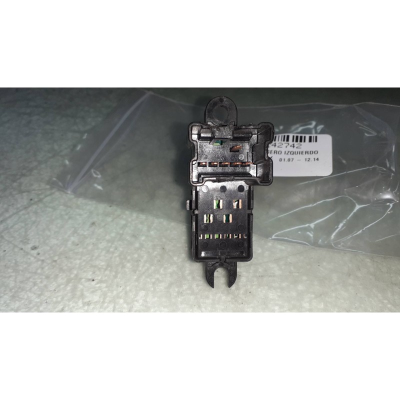 Recambio de mando elevalunas trasero izquierdo para nissan qashqai (j10) acenta referencia OEM IAM 25411JD000  CONECTOR 6 PINES