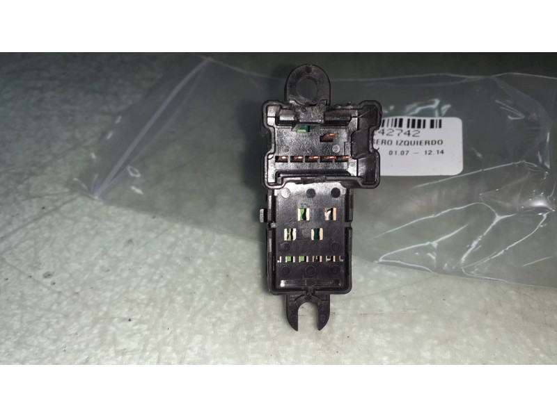 Recambio de mando elevalunas trasero izquierdo para nissan qashqai (j10) acenta referencia OEM IAM 25411JD000  CONECTOR 6 PINES