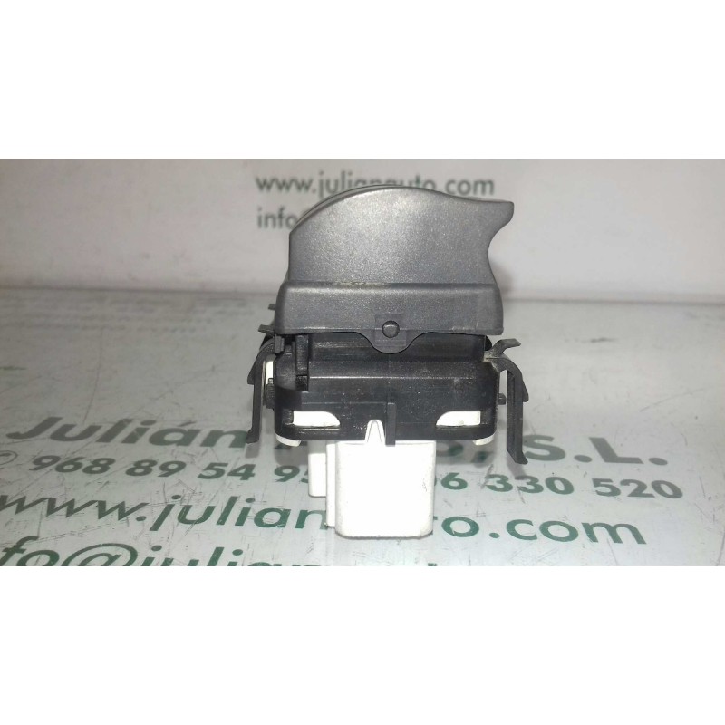 Recambio de mando elevalunas delantero izquierdo para renault laguna ii (bg0) confort dynamique referencia OEM IAM 015090C 5+5 P