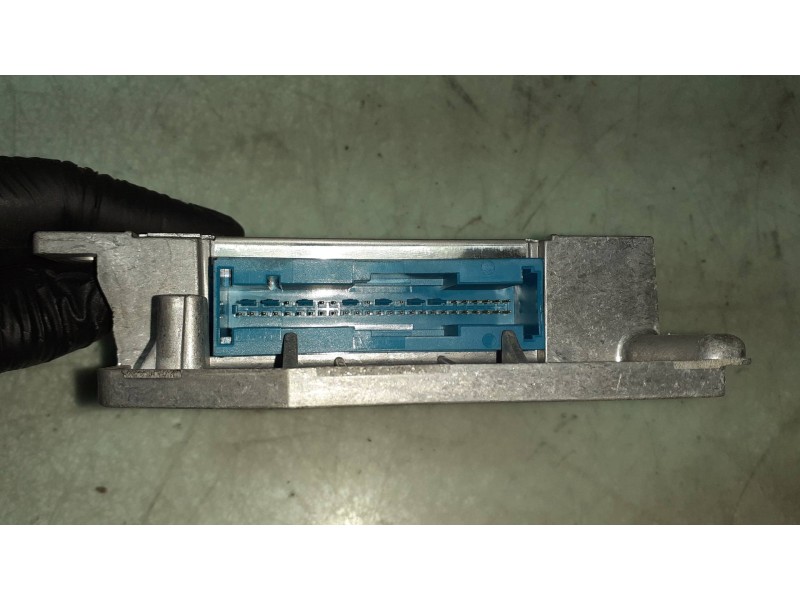 Recambio de centralita airbag para opel meriva blue line referencia OEM IAM 13203620 327963935 TEMIC