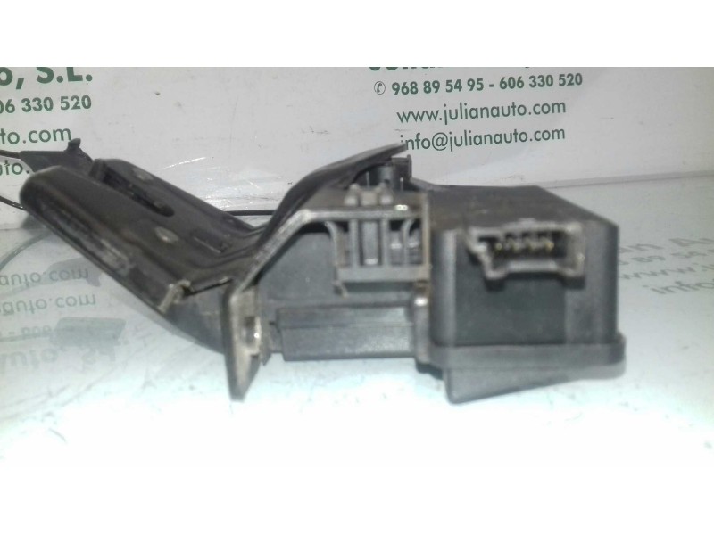 Recambio de cerradura maletero / porton para bmw serie 1 berlina (e81/e87) 118d referencia OEM IAM 8196401  