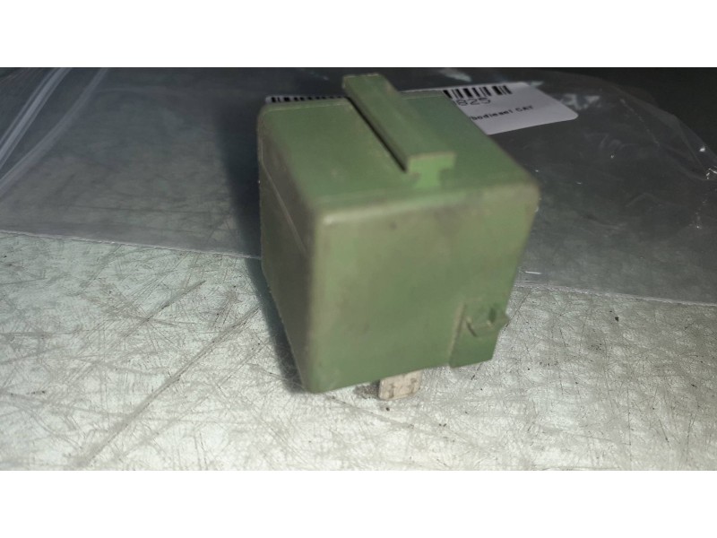 Recambio de rele para bmw serie 3 touring (e36) 2.5 turbodiesel cat referencia OEM IAM 13823533 20213501 VERDE