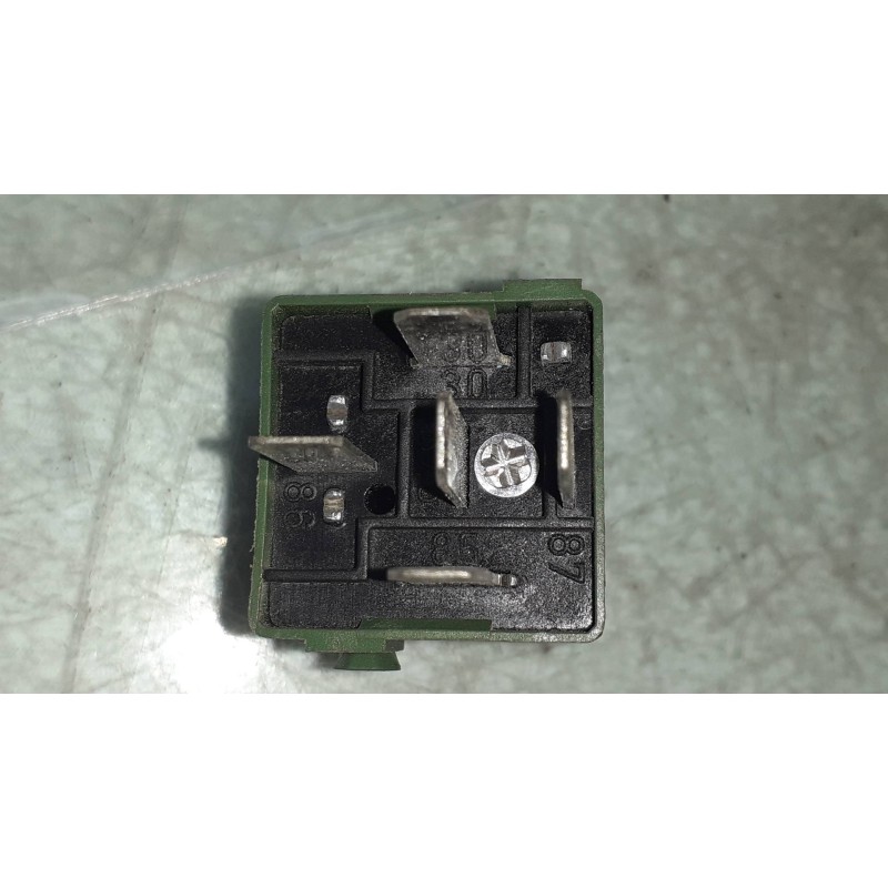 Recambio de rele para bmw serie 3 touring (e36) 2.5 turbodiesel cat referencia OEM IAM 13823533 20213501 VERDE