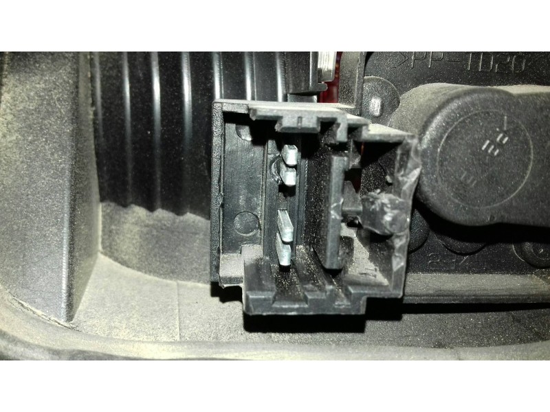 Recambio de piloto trasero izquierdo para renault laguna ii (bg0) dynamique referencia OEM IAM 8200002473 VALEO EXT - ALETA